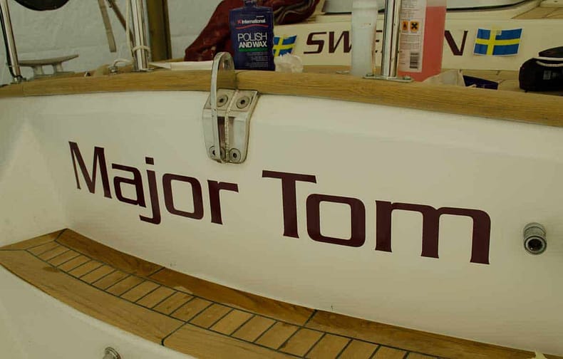 byta namn på båt major tom